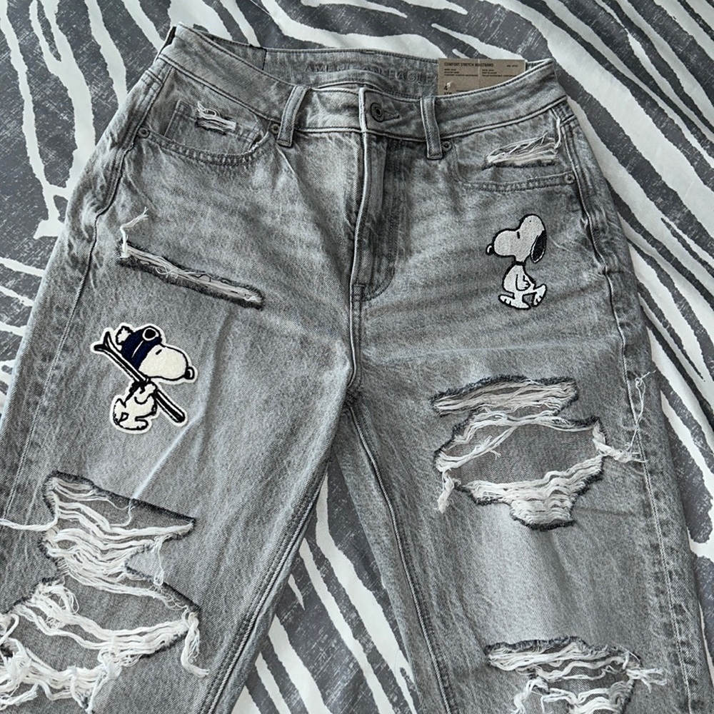 Peanuts American Eagle Mom Jeans